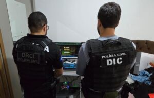 WhatsApp-Image-2025-10-22-at-10.39.37-300x192 Grupo criminoso usava senhas de servidores públicos para clonar veículos e lavar dinheiro