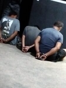 WhatsApp-Image-2025-12-26-at-21.58.29-225x300 Jovem grita por socorro e é resgatado pela PM durante 'tribunal do crime'