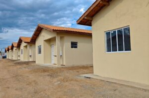 14423-300x197 Casas do Programa Ser Família Habitação estão 90% concluídas em Cáceres
